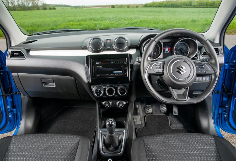 Торпедо Suzuki Swift SZ5 2017 года  (UK) (фото 3 из 46)